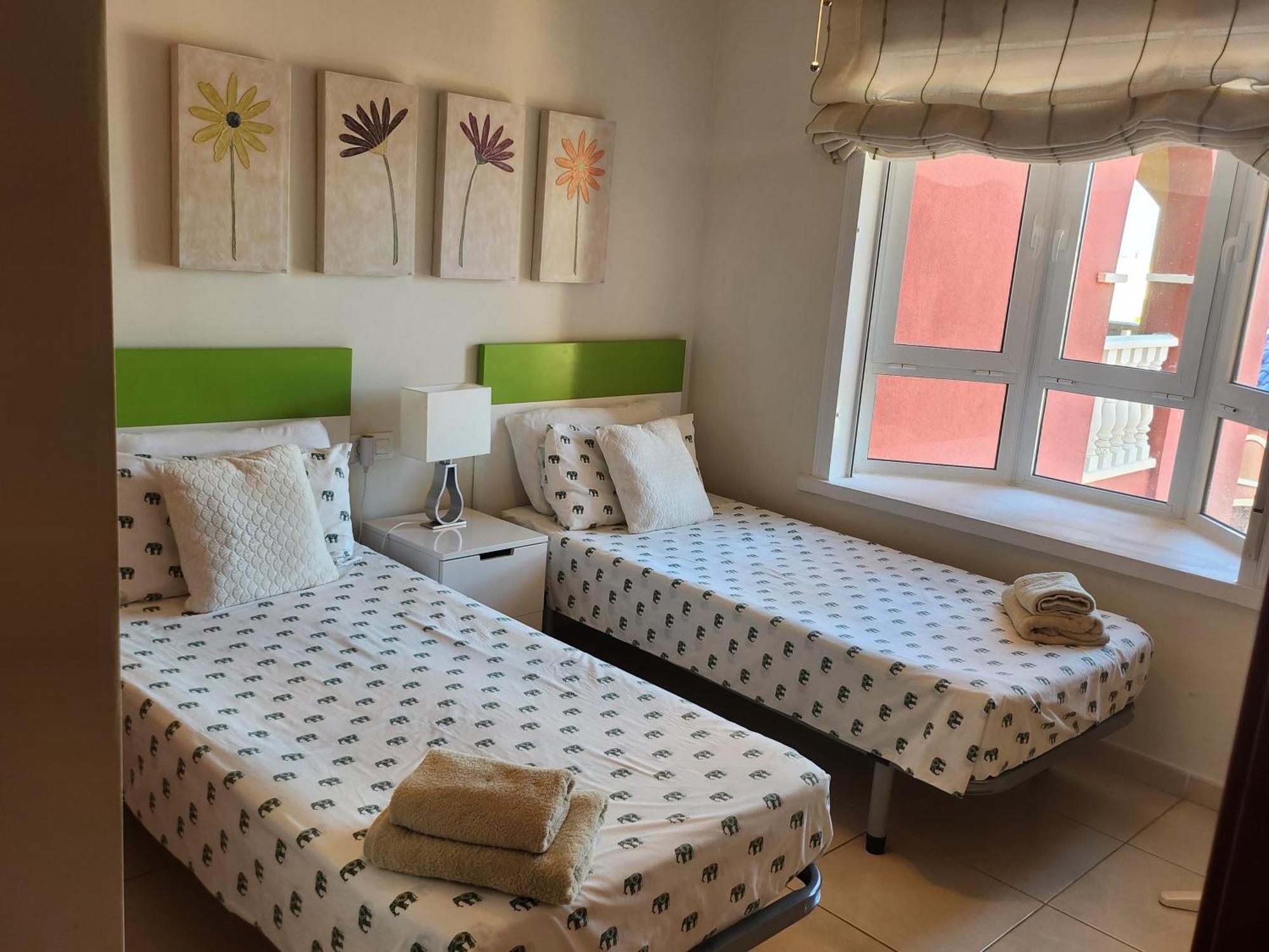 Spacious 3 Bedroom 2 Bathroom Apartment - Puerto Marina Complex Los Alcazares Exterior photo